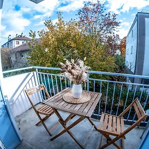 Cosy - Espace Exterieur Et Proche Du Centre , Annecy France